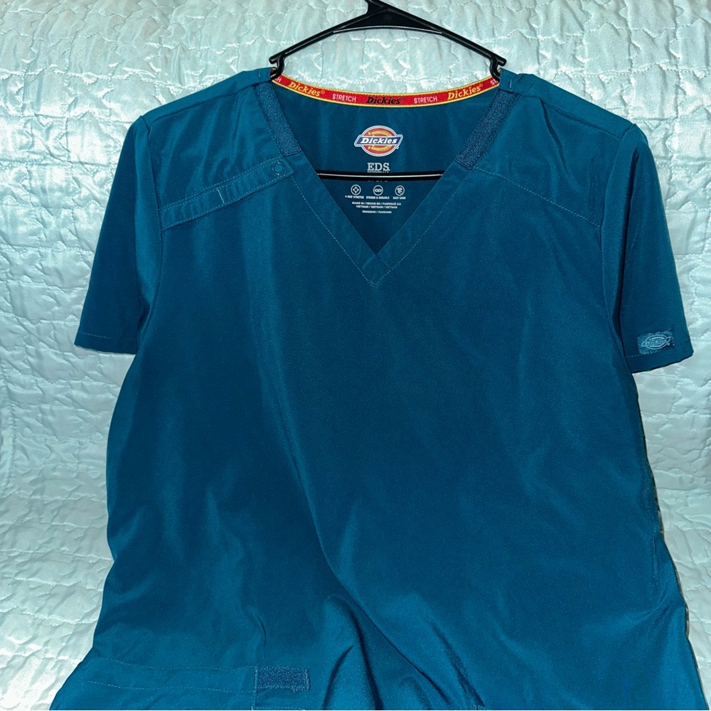 Dickies Women’s Blue V-Neck Shirt